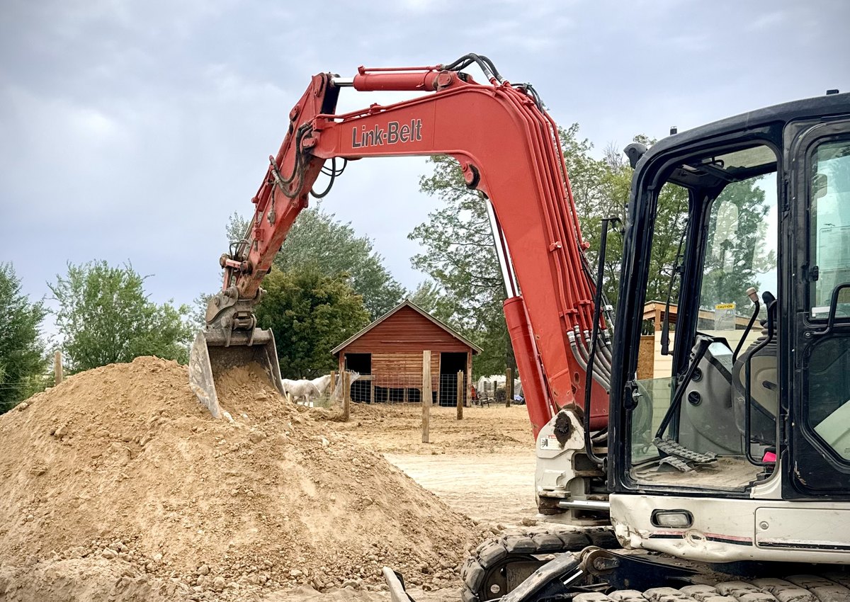 Qube Construction Link-Belt excavator doing site excavation on a Treasure Valley job